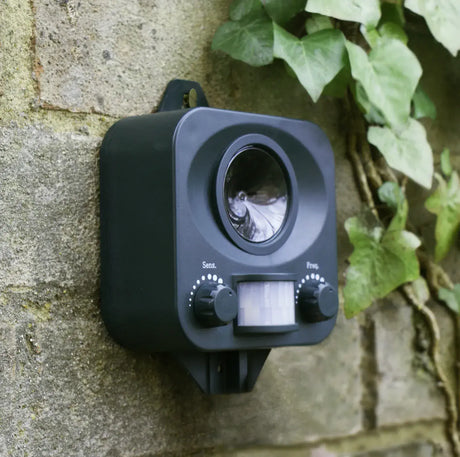 PestBye Ultrasonic Cat, Fox & Dog Repeller